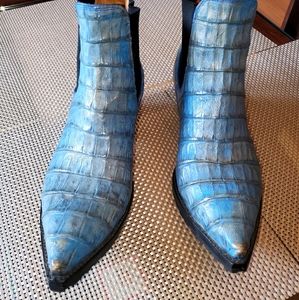 Croc. Pull on western boots.